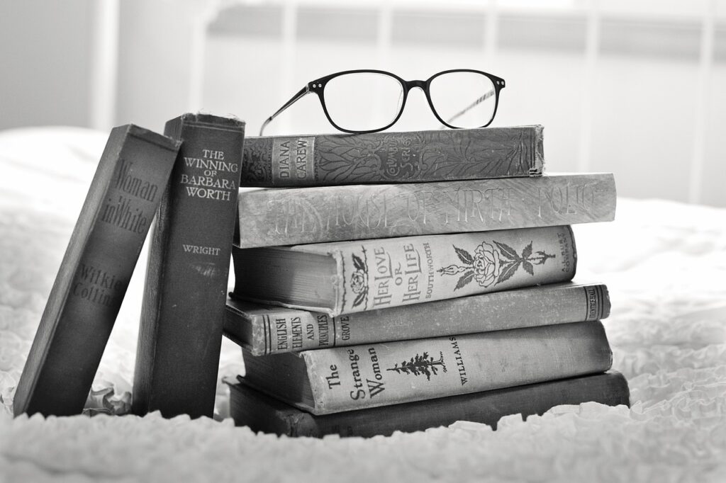 stack of books, vintage books, book-1001655.jpg